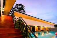 สระว่ายน้ำ Fresh Resort Pattaya