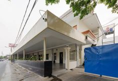 ภายนอกอาคาร 3 RedDoorz Syariah @ Sakura Hotel Duren Sawit