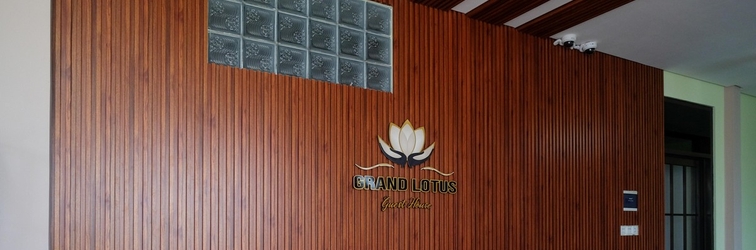 Lobi Urbanview Grand Lotus Hotel by RedDoorz