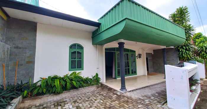 Exterior Homestay Azarine Jogja Dekat UGM By Simply Homy