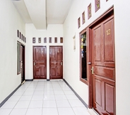 Lobi 5 OYO 93208 Guest House Cemara 2