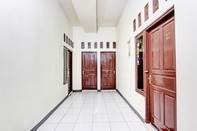 Lobi OYO 93208 Guest House Cemara 2