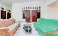 Lobi 7 OYO 93208 Guest House Cemara 2