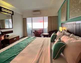 Kamar Tidur 2 Kuta One Party Hotel 