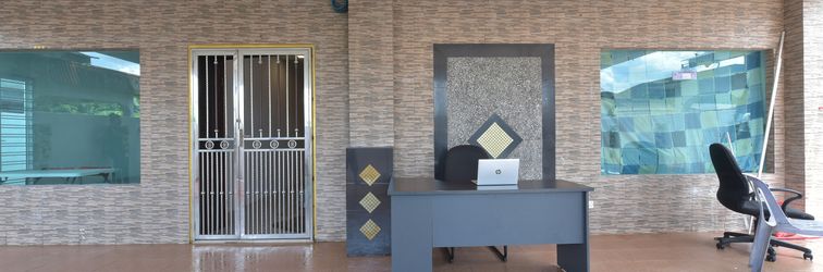 ロビー OYO 90889 Narasindo Cottage