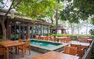 Restaurant 3 Raya Resort Beach front - The Most Green Resort in Cha-am