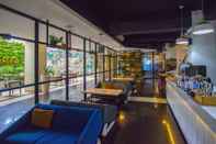 Quầy bar, cafe và phòng lounge Hotel FortunaGrande Seturan Yogyakarta By Fosia Hotels