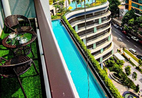 Nearby View and Attractions Luxury Balcony at Trion by HCK
