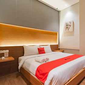 Bedroom1RedDoorz Plus @ Doorman Guest House,GIAT飯店