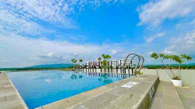 Swimming Pool 4 Front One Hotel Gombong