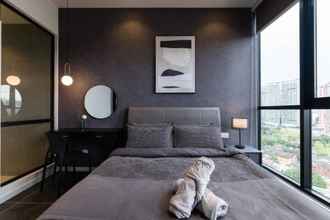 Bedroom 4 Scarletz Suites by Hapy Home