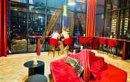 Bar, Kafe, dan Lounge 3 Scarletz Suites KLCC by M Suites