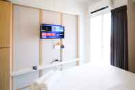 Kamar Tidur Tidy and Simple Studio Apartment at Suncity Residence By Travelio