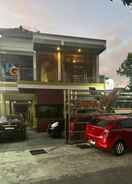 EXTERIOR_BUILDING Prime Adisucipto Hotel