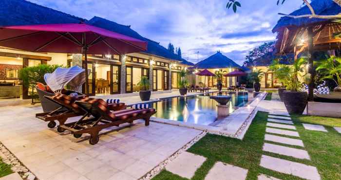 สระว่ายน้ำ Luxury 4BedRoom –Villa AnTan- Central Seminyak