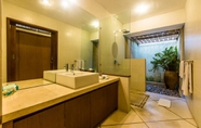 In-room Bathroom 7 Luxury 4BedRoom –Villa AnTan- Central Seminyak