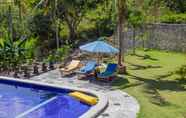 Swimming Pool 2 Ume Sari Nusa