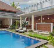 Swimming Pool 4 Villa Ratu Ayu