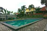 สระว่ายน้ำ Cunang Hill Hotel & Resort