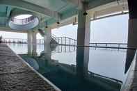 Swimming Pool Daima Suites Margonda