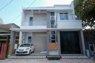 Exterior 4 RedDoorz Syariah @ Tlogosari Semarang