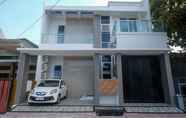 Exterior 2 RedDoorz Syariah @ Tlogosari Semarang