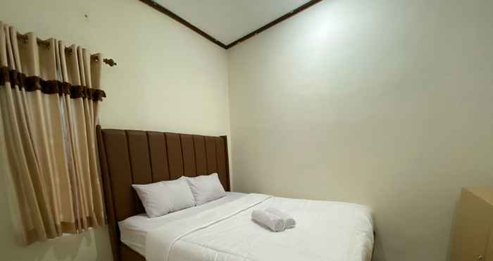 Bedroom Brilliant Homestay Dieng RedPartner