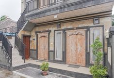 Exterior 2 Giri Krisna Guest House