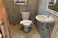 Toilet Kamar Giri Krisna Guest House