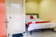 Bedroom RedDoorz @ Balaraja Centre Plaza