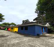 Exterior 5 OYO 90906 Rumah Rehat Awana