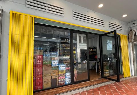 ภายนอกอาคาร Duke Living