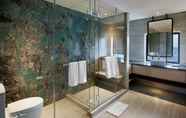 Toilet Kamar 6 VIVERE Hotel, ARTOTEL Curated