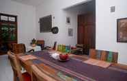 Common Space 4 RedDoorz @ Griya Cemara Homestay Yogyakarta