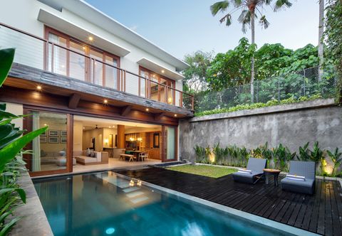 Swimming Pool Kolila Villa Seminyak by Ini Vie Hospitality