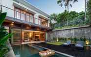 Swimming Pool 5 Kolila Villa Seminyak by Ini Vie Hospitality