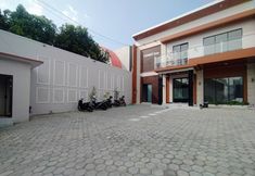 Exterior 4 RedDoorz Syariah near Alun Alun Tegal 2