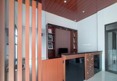 Lobby 2 RedDoorz Syariah near Alun Alun Tegal 2