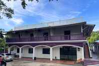 Bangunan OYO 90907 Brick Cottage Homes 