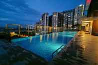 Swimming Pool Legoland -5min walk@Spacious Happy Travel Family Suite at Afiniti Residency with Bathub-8pax(Max)