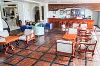 Quầy bar, cafe và phòng lounge TripleTree Hotel & Resort Bukittinggi
