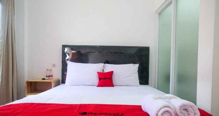 Bedroom RedDoorz near INSTIPER Yogyakarta