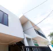 Exterior 3 Limo Depok Residence RedPartner