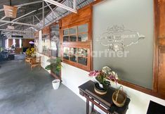 Others 3 CBG INN RedPartner near Stasiun Solo Balapan