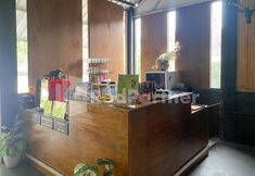 Lobby 5 CBG INN RedPartner near Stasiun Solo Balapan