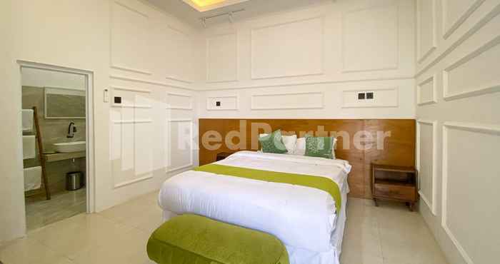 ห้องนอน CBG INN RedPartner near Stasiun Solo Balapan