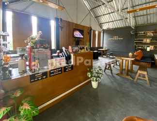 Sảnh chờ 2 CBG INN RedPartner near Stasiun Solo Balapan