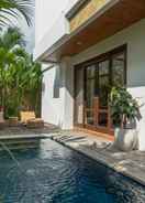 SWIMMING_POOL Miles Villa