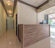 Lobby 2 RedDoorz Plus near RSUD Gunung Jati Cirebon