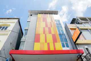 Life Hotel Soekarno Hatta Makassar, Rp 143.333